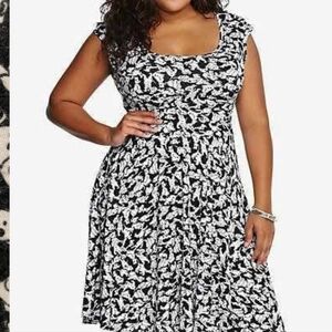 torrid Black and White Floral Fit-and-Flare Midi Dress